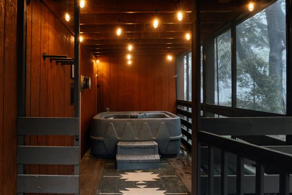 The Lightning Lodge (6/24/2024 - Credits: Ben Neuhaus)