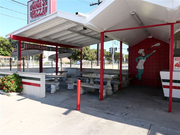 1960s Modern Restaurant Drive Thru (7/23/2024 - Credits: Dave Mortell)