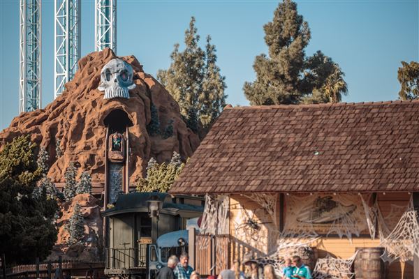 Knott's Berry Farm & Knott's California Marketplace - Timber Mountain Log Ride - Halloween (5/15/2025 - Credits: Six Flags Entertainment Corporation)