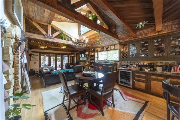 Woodland Hills Rustic Cabin (5/20/2025 - Credits: submitted by: Dominic Ottersbach)