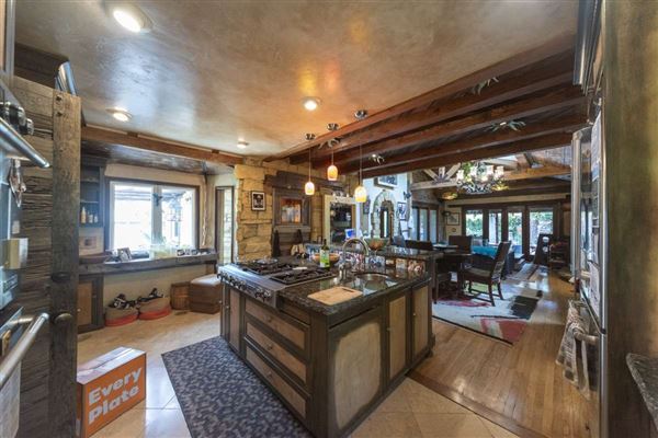 Woodland Hills Rustic Cabin (5/20/2025 - Credits: submitted by: Dominic Ottersbach)