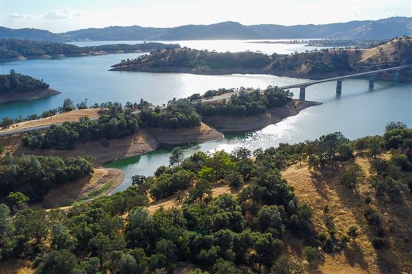 New Melones Reservoir and Stevnot Bridge (7/28/2025 - Credits: U.S. Bureau of Reclamation)