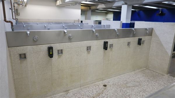 College of the Canyons - Locker Rooms (3/28/2015 - Credits: Leo Fialho)