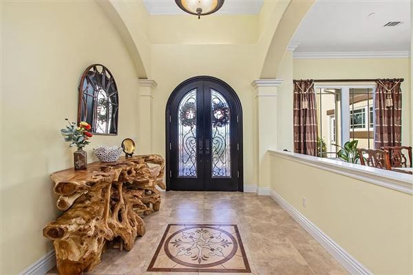 Vale View Mansion (10/1/2025 - Credits: Charles Walters)