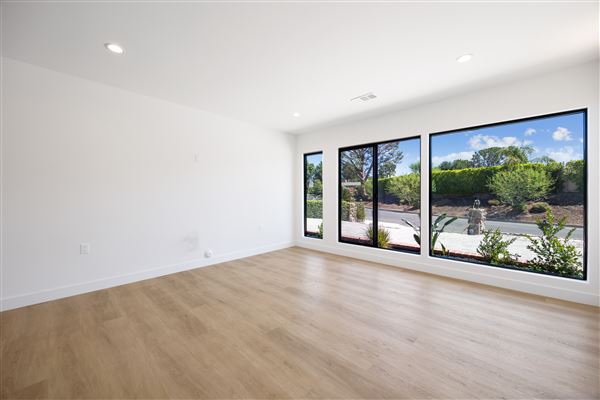 Contemporary Mid-Century Luxury Home (10/27/2025 - Credits: submitted by: Jenarda Makupson)