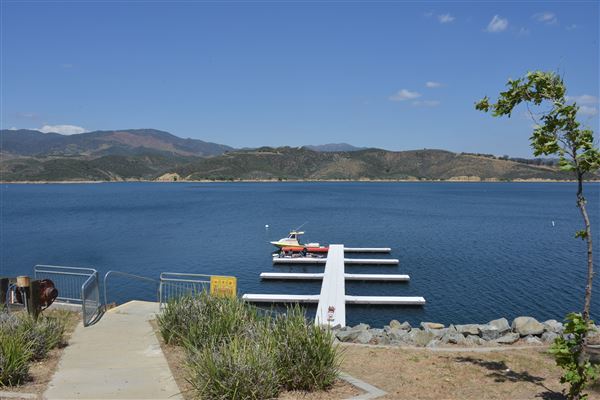Castaic Lake State Recreation Area (SRA) - lake administered by Los Angeles County - West Ramp Lifeguard HQ Dock (5/14/2018 - Credits: Leo Fialho)