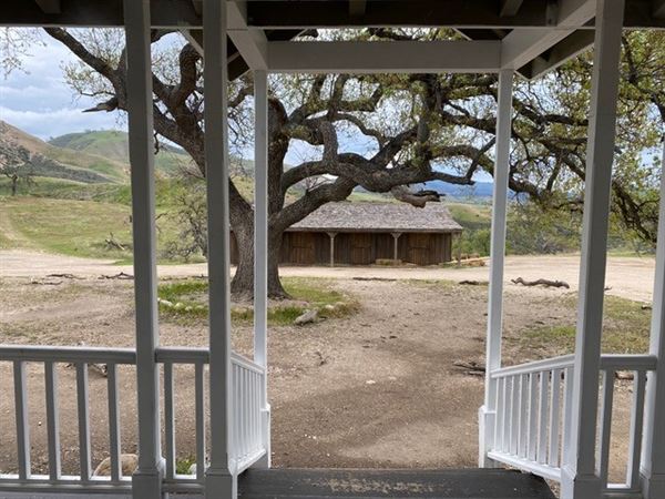 Big Sky Movie Ranch - Farmhouse (11/17/2025 - Credits: Owner)