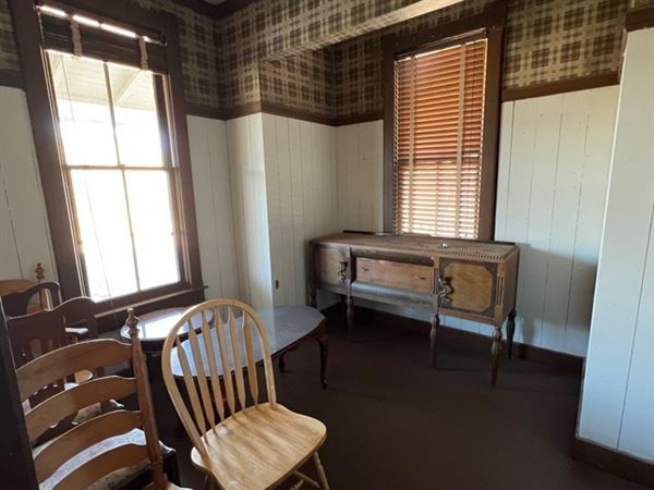 Big Sky Movie Ranch - Farmhouse (11/17/2025 - Credits: Owner)