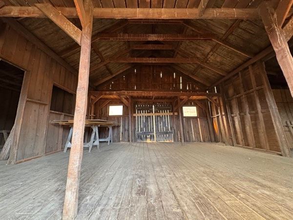 Big Sky Movie Ranch - Barns (11/17/2025 - Credits: Owner)