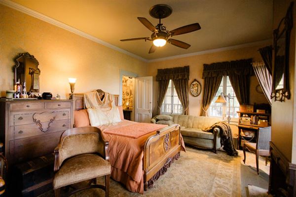Louisiana French Colonial House (10/17/2024 - Credits: Wendy Kathleen Photography & Jessie Rowan Photography)