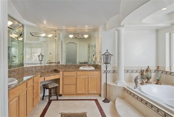 Chatsworth Hills Estate (12/5/2025 - Credits: Artur Harutyunyan)