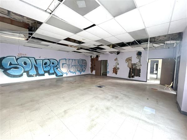 Abandoned School Building (2/1/2026 - Credits: submitted by: Toussaint Farwell)