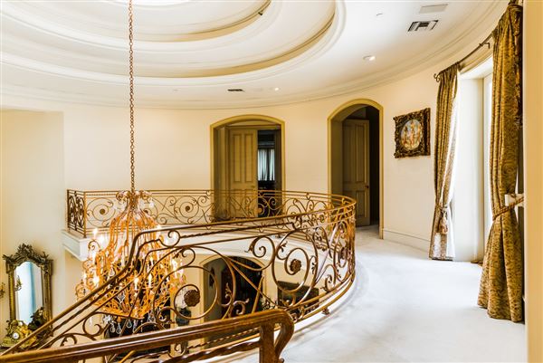 Cinematic LA Estate W/Gardens, Pool & Grand Stairs (4/5/2025 - Credits: Elegant Textiles, Inc.)