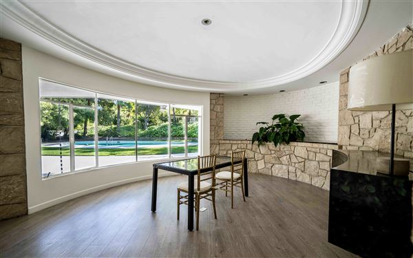 Vintage Hollywood Vibes – Secluded Palm-Lined Mid-Century Pool Oasis Wrapped In Lush Greenery – A Filmmaker’s Dream! (4/5/2025 - Credits: Elegant Textiles, Inc.)