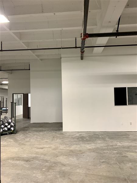 Spacious DTLA Warehouse With Office Ideal For Events/Filming (4/16/2026 - Credits: Elegant Textiles, Inc.)