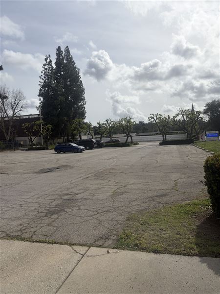 Woodland Hills Basecamp/ Crew Parking (5/8/2026 7:27:22 PM - Credits: submitted by: Shivam Dhupar)