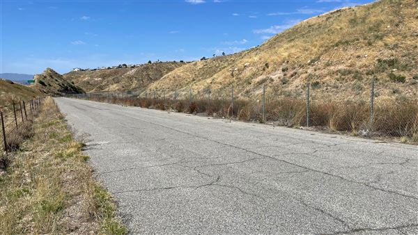 Valley Canyon Rd at Stonecrest Rd (9/9/2023 - Credits: Leo Fialho)
